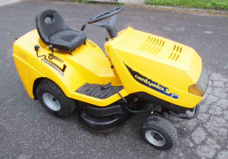 Kosiarka traktorek Castel Garden 13/92 2007 Kosiarka Castel Garden 13/92 - Garden mower: picture 1 Kosiarka traktorek Castel Garden 13/92 2007 Kosiarka Castel Garden 13/92 - Garden mower: picture 1
