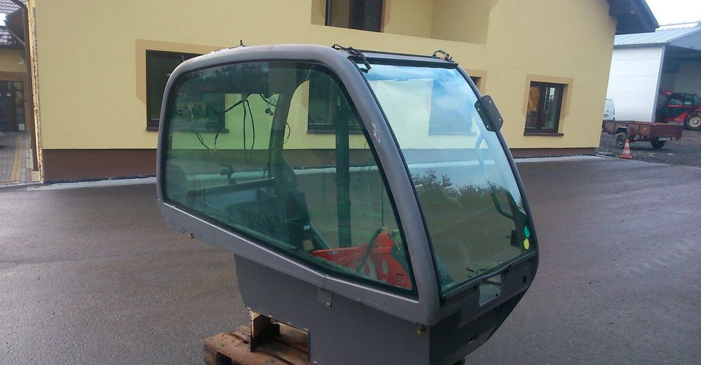 Ładowarka teleskopowa Manitou MT, MLT 2005 Kabina do Manitou - Cab for Material handling equipment: picture 3 Ładowarka teleskopowa Manitou MT, MLT 2005 Kabina do Manitou - Cab for Material handling equipment: picture 3