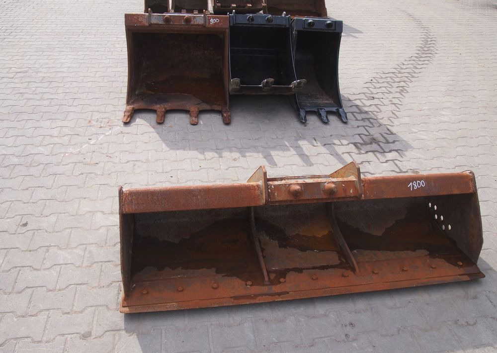 Łyżka skarpowa (skarpówka) Mecalac Mecalac 10, 12 Łyżka skarpowa (skarpówka) 1,8m - Excavator bucket: picture 5 Łyżka skarpowa (skarpówka) Mecalac Mecalac 10, 12 Łyżka skarpowa (skarpówka) 1,8m - Excavator bucket: picture 5