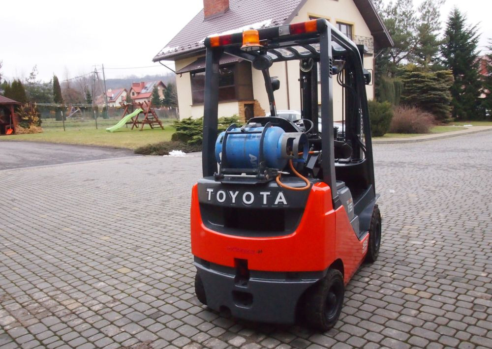 LPG forklift Wózek widłowy Toyota 8FGF15 2018 TRIPLEX system SAS (blokowanie tylnej osi): picture 8 LPG forklift Wózek widłowy Toyota 8FGF15 2018 TRIPLEX system SAS (blokowanie tylnej osi): picture 8