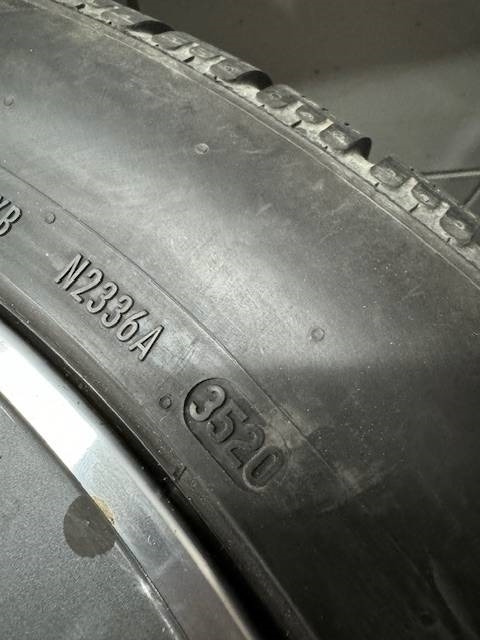Pirelli P ZERO Winter 255/45/19 - Tire for Truck: picture 4 Pirelli P ZERO Winter 255/45/19 - Tire for Truck: picture 4
