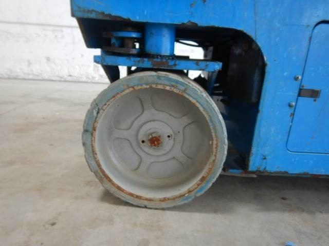 Scissor lift Genie GS2032: picture 14