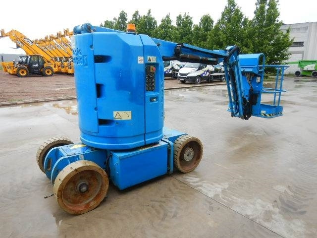 Genie Z30-20N - Articulated boom: picture 4 Genie Z30-20N - Articulated boom: picture 4