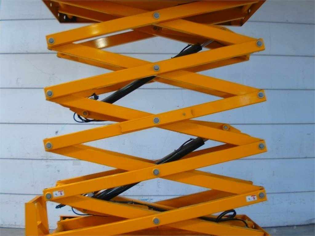 Scissor lift Haulotte Compact 12: picture 8