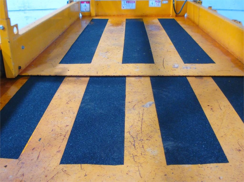 Scissor lift Haulotte Compact 12: picture 11