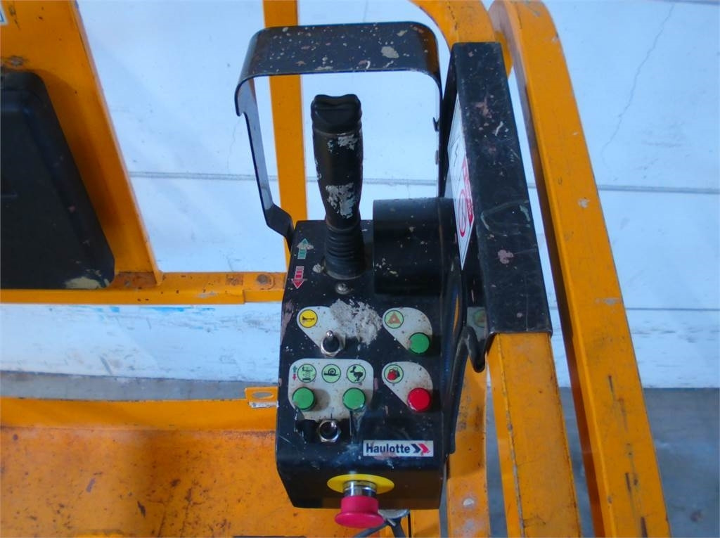 Scissor lift Haulotte Compact 12: picture 9