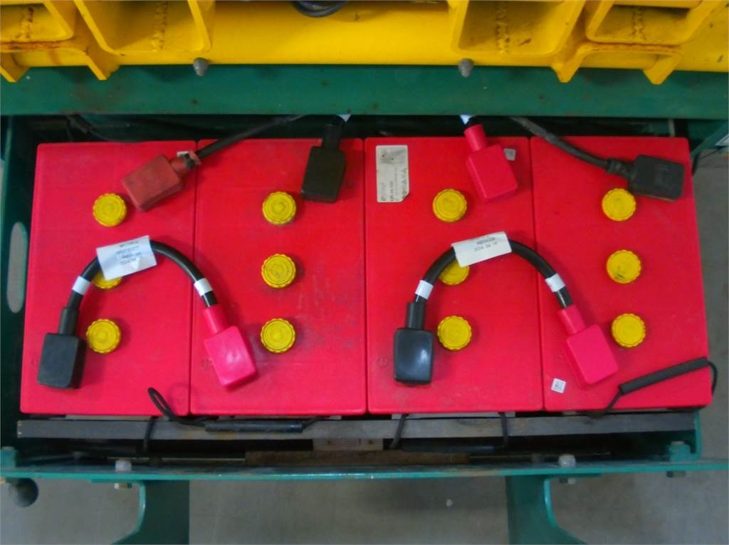 Haulotte Compact 14 - Scissor lift: picture 3 Haulotte Compact 14 - Scissor lift: picture 3