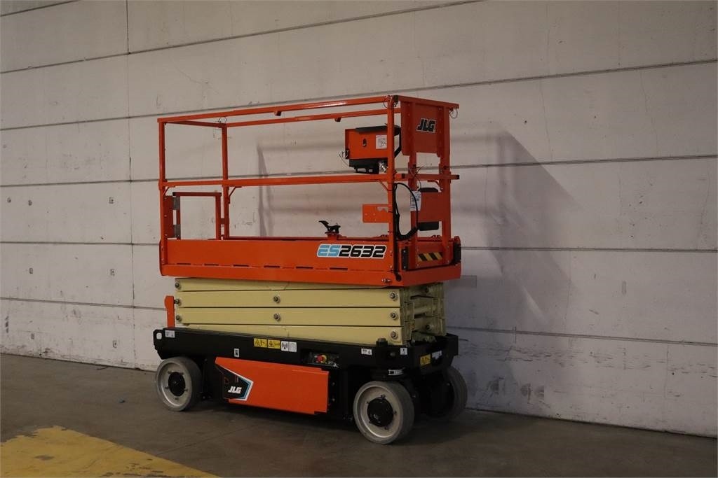 JLG 2632ES - Scissor lift: picture 3 JLG 2632ES - Scissor lift: picture 3