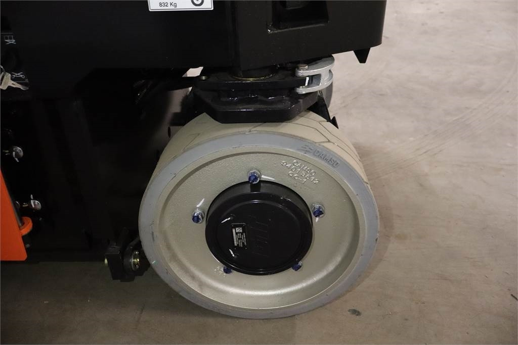 Scissor lift JLG 2632ES: picture 13