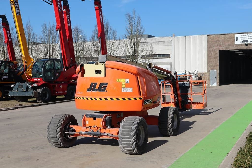 JLG 520AJ - Articulated boom: picture 4 JLG 520AJ - Articulated boom: picture 4