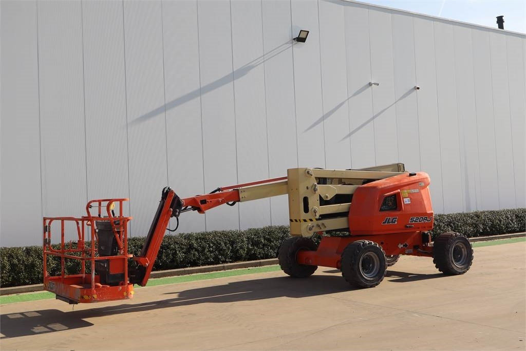 JLG 520AJ - Articulated boom: picture 2 JLG 520AJ - Articulated boom: picture 2