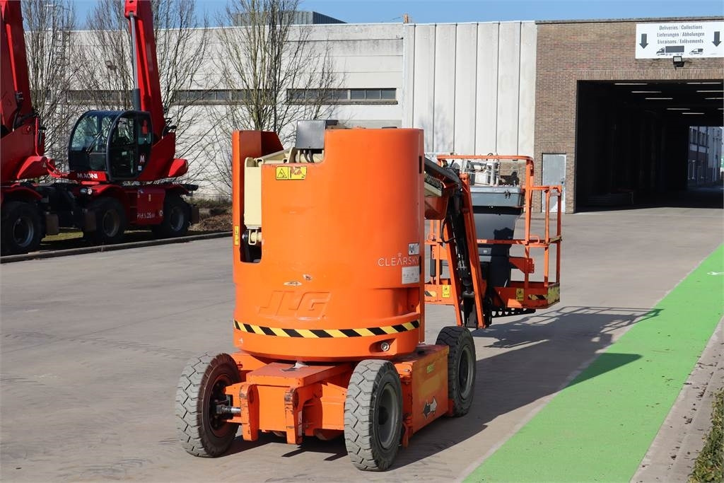 JLG E300AJP - Articulated boom: picture 4 JLG E300AJP - Articulated boom: picture 4