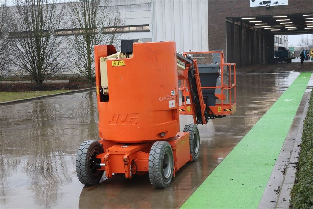JLG E300AJP - Articulated boom: picture 4 JLG E300AJP - Articulated boom: picture 4