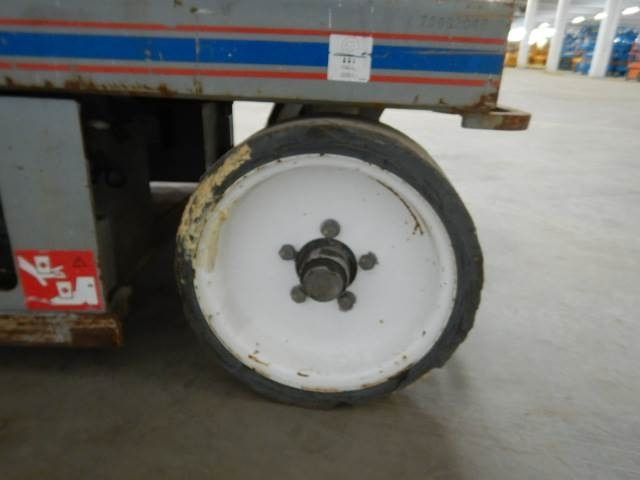 SkyJack SJ4626 - new batteries - Scissor lift: picture 5 SkyJack SJ4626 - new batteries - Scissor lift: picture 5