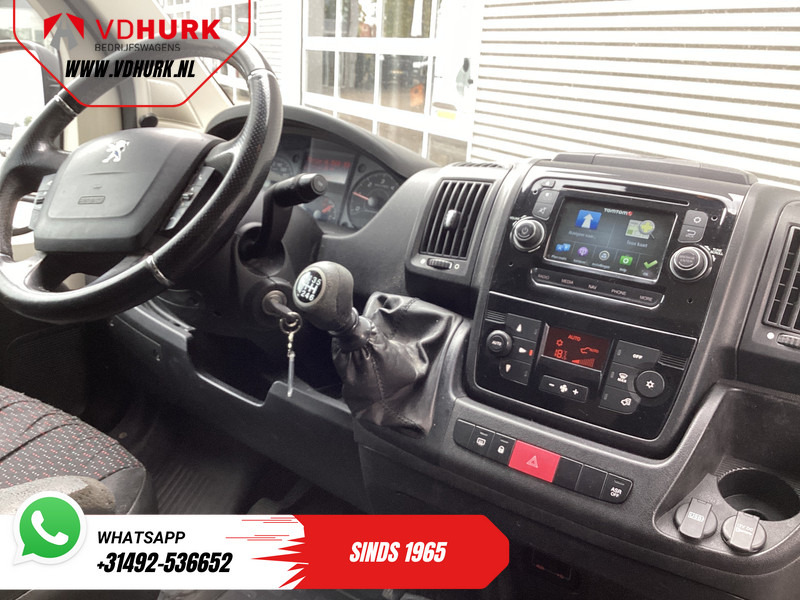 Peugeot Boxer 2.0 HDI 130 pk EXPORT Climate/ Cruise/ Gev. Stoel/ Navi/ PDC/ Trekhaak/ 2.5t Trekverm. - Small van: picture 3 Peugeot Boxer 2.0 HDI 130 pk EXPORT Climate/ Cruise/ Gev. Stoel/ Navi/ PDC/ Trekhaak/ 2.5t Trekverm. - Small van: picture 3