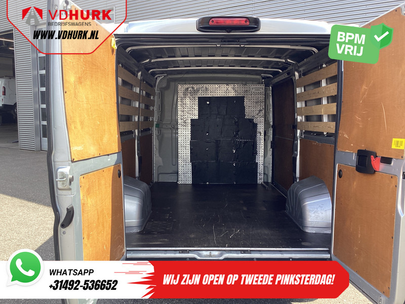 Peugeot Boxer 2.2 HDi 140 pk L2 EXPORT ONLY 3.0t Trekverm./ Navi/ Camera/ PDC/ Cruise/ Airco - Panel van: picture 5 Peugeot Boxer 2.2 HDi 140 pk L2 EXPORT ONLY 3.0t Trekverm./ Navi/ Camera/ PDC/ Cruise/ Airco - Panel van: picture 5