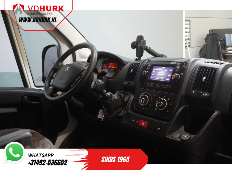 Peugeot Boxer 2.2 HDi 140 pk L2H2 270Gr. Deuren/ 2.5t Trekverm./ Camera/ PDC// Trekhaak/ Airco - Small van: picture 3 Peugeot Boxer 2.2 HDi 140 pk L2H2 270Gr. Deuren/ 2.5t Trekverm./ Camera/ PDC// Trekhaak/ Airco - Small van: picture 3
