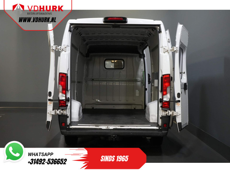 Peugeot Boxer 2.2 HDi 140 pk L2H2 270Gr. Deuren/ 2.5t Trekverm./ Camera/ PDC// Trekhaak/ Airco - Small van: picture 5 Peugeot Boxer 2.2 HDi 140 pk L2H2 270Gr. Deuren/ 2.5t Trekverm./ Camera/ PDC// Trekhaak/ Airco - Small van: picture 5
