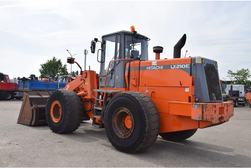 Hitachi LX 210E- stock id 59 - Wheel loader: picture 3 Hitachi LX 210E- stock id 59 - Wheel loader: picture 3