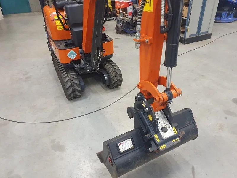 Hitachi ZX10U - 6 serie - 33 working hours - - Mini excavator: picture 2 Hitachi ZX10U - 6 serie - 33 working hours - - Mini excavator: picture 2