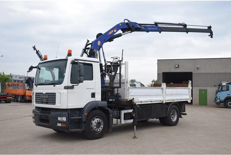MAN TGM 18.330 - Tipper, Crane truck: picture 3 MAN TGM 18.330 - Tipper, Crane truck: picture 3