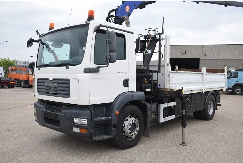 MAN TGM 18.330 - Tipper, Crane truck: picture 5 MAN TGM 18.330 - Tipper, Crane truck: picture 5