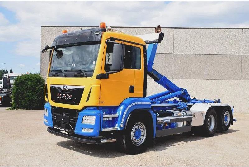 MAN TGS 26.420 - Hook lift truck: picture 2 MAN TGS 26.420 - Hook lift truck: picture 2