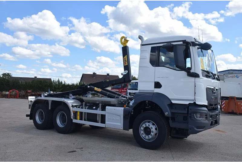 Hook lift truck MAN TGS 33.440: picture 10