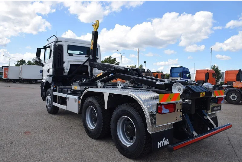 Hook lift truck MAN TGS 33.440: picture 14