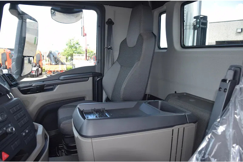 Hook lift truck MAN TGS 33.440: picture 19