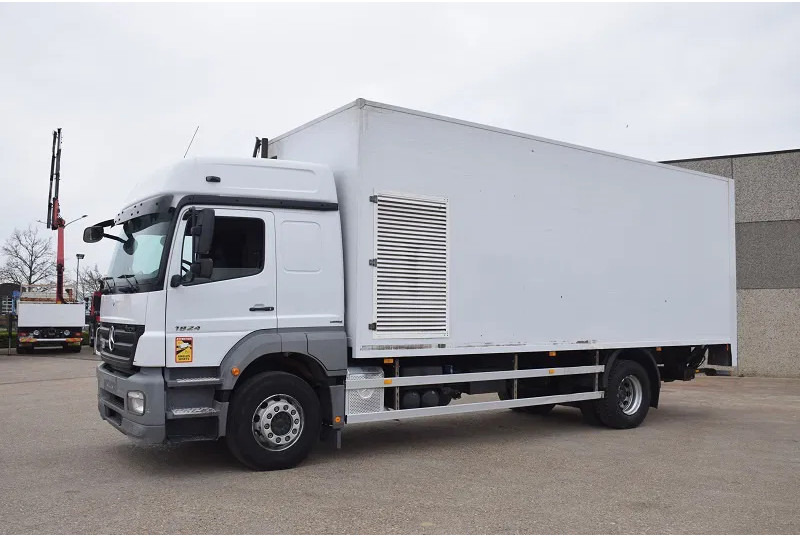Mercedes-Benz Axor 1824 - Box truck: picture 3 Mercedes-Benz Axor 1824 - Box truck: picture 3