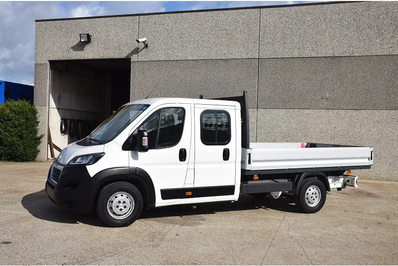 Peugeot Boxer 2.0 L -130 pk -L4 - Flatbed van, Combi van: picture 4 Peugeot Boxer 2.0 L -130 pk -L4 - Flatbed van, Combi van: picture 4
