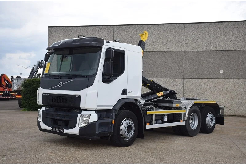 Volvo FE 320 - Hook lift truck: picture 2 Volvo FE 320 - Hook lift truck: picture 2