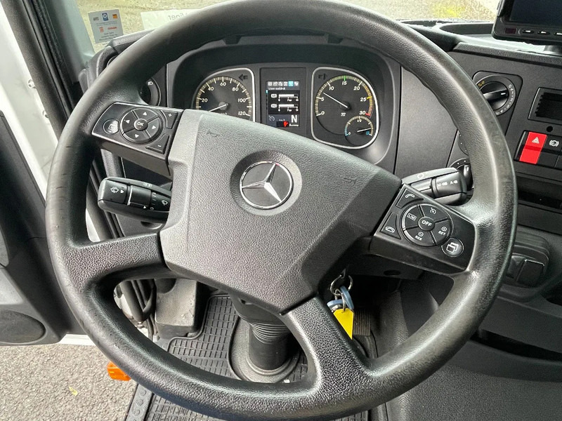 Mercedes-Benz Atego 1221 *Cruise control*Bluetooth*Elektrisch verstelbare en verwarmde spiegels - Refrigerator truck: picture 3 Mercedes-Benz Atego 1221 *Cruise control*Bluetooth*Elektrisch verstelbare en verwarmde spiegels - Refrigerator truck: picture 3