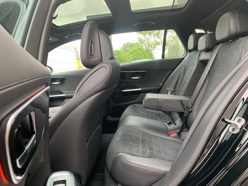 Mercedes-Benz C-Klasse 300*Parktronic*Thermatic*Distronic*Rijstrookassistent*Panoramische dak* - Car: picture 5 Mercedes-Benz C-Klasse 300*Parktronic*Thermatic*Distronic*Rijstrookassistent*Panoramische dak* - Car: picture 5