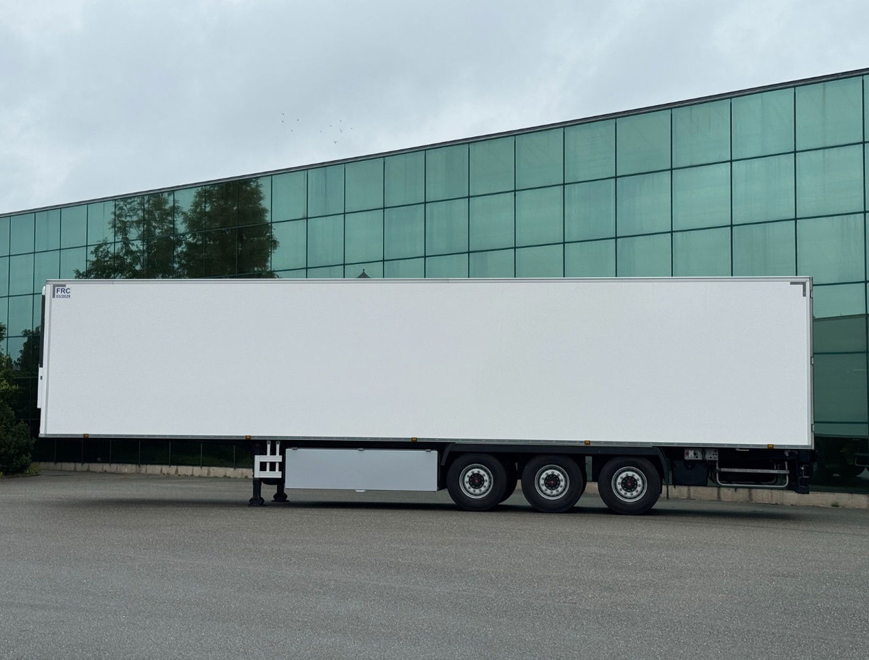 Chereau CSD3 247 CM Wide 265 CM High Thermo King SLXi300 With Only 850 Hours NEW - Refrigerator semi-trailer: picture 2 Chereau CSD3 247 CM Wide 265 CM High Thermo King SLXi300 With Only 850 Hours NEW - Refrigerator semi-trailer: picture 2