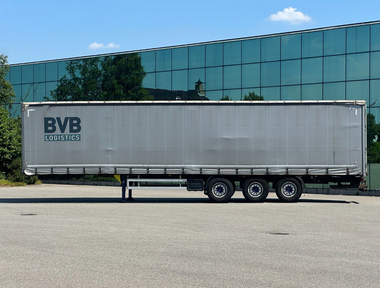 Kögel SN24 Edscha SAF Axles Disc Brakes Lift Axle TOP Condition NL Trailer - Curtainsider semi-trailer: picture 2 Kögel SN24 Edscha SAF Axles Disc Brakes Lift Axle TOP Condition NL Trailer - Curtainsider semi-trailer: picture 2