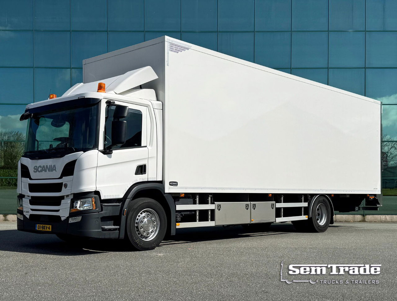 Scania P320 Heiwo 16 Karrenbak 275 CM Hoog Kachel 2.500 KG Klep Super Staat - Box truck: picture 1 Scania P320 Heiwo 16 Karrenbak 275 CM Hoog Kachel 2.500 KG Klep Super Staat - Box truck: picture 1