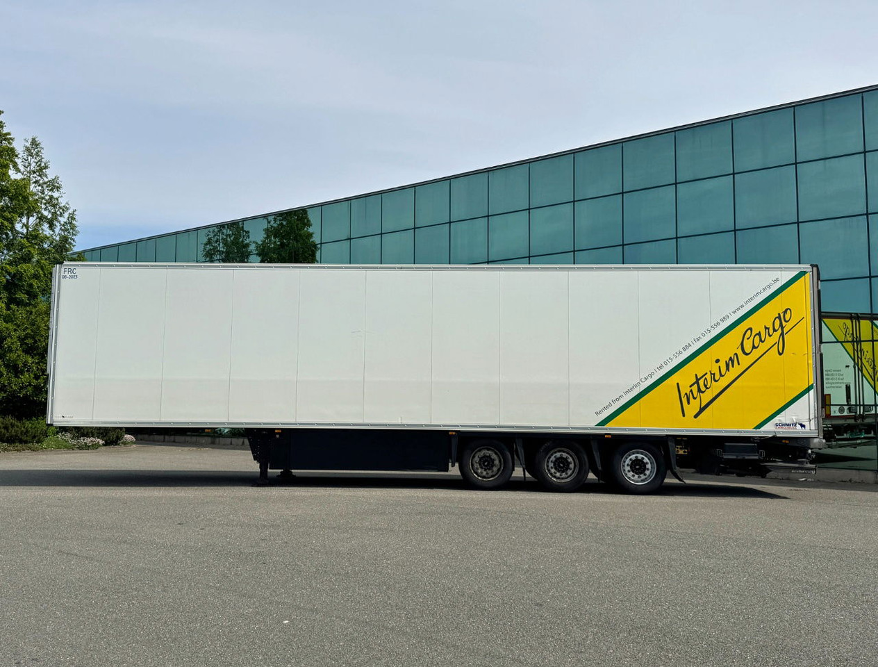 Schmitz Cargobull SCBS3B 275 CM High 250 Wide Tail Lift Carrier Vector 1550 Dopp - Refrigerator semi-trailer: picture 2 Schmitz Cargobull SCBS3B 275 CM High 250 Wide Tail Lift Carrier Vector 1550 Dopp - Refrigerator semi-trailer: picture 2