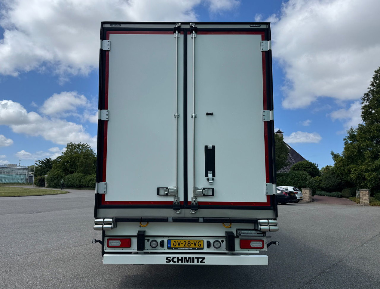 Schmitz Cargobull SCBS3B Thermo King Avancer A-400 270 High NEW AND Unused 2x Lift Axles Flower Wide - Refrigerator semi-trailer: picture 4 Schmitz Cargobull SCBS3B Thermo King Avancer A-400 270 High NEW AND Unused 2x Lift Axles Flower Wide - Refrigerator semi-trailer: picture 4