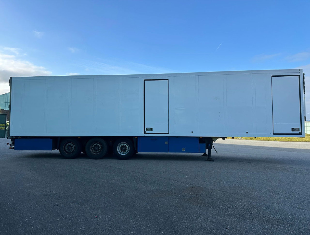 Schmitz Cargobull SKO24 Carrier Maxima 1300 250 Wide 270 High Disc Brakes Lift A - Refrigerator semi-trailer: picture 5 Schmitz Cargobull SKO24 Carrier Maxima 1300 250 Wide 270 High Disc Brakes Lift A - Refrigerator semi-trailer: picture 5