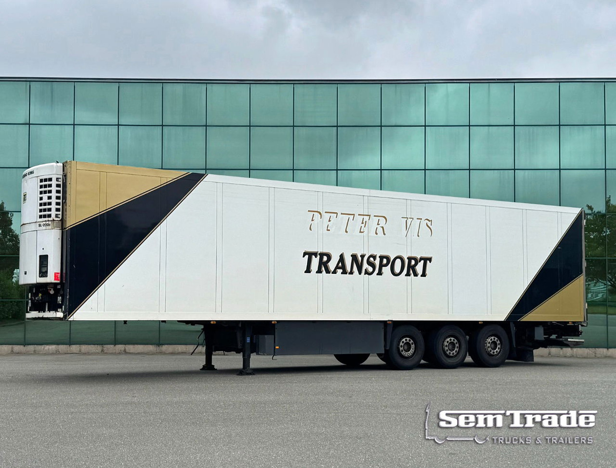 Schmitz Cargobull SKO24 Thermo King SL200e Only 8.900 Hours 270 CM High 250 CM W - Refrigerator semi-trailer: picture 1 Schmitz Cargobull SKO24 Thermo King SL200e Only 8.900 Hours 270 CM High 250 CM W - Refrigerator semi-trailer: picture 1