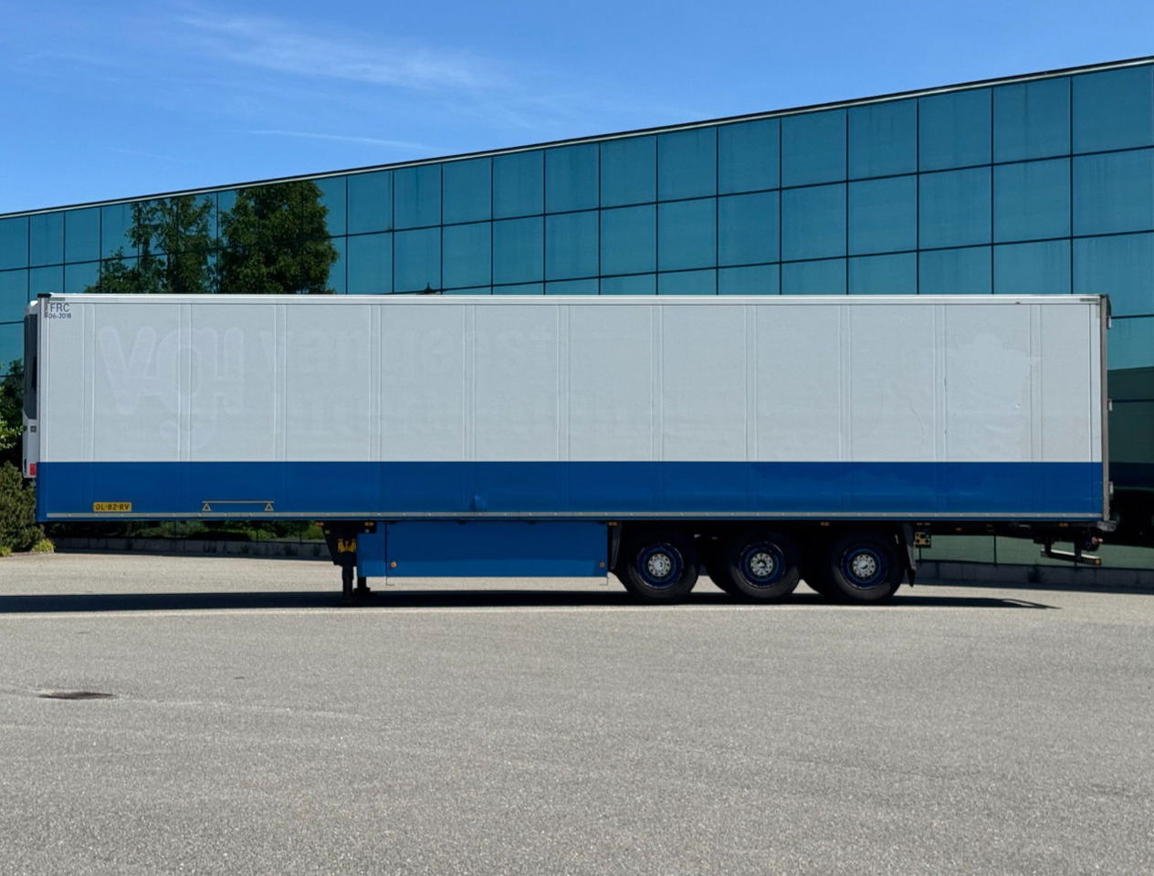 Schmitz Cargobull Thermo King SLX300 With Only 6.200 Hours 1340 x 250 x 270 CM Inside TOP Condition NL Trailer - Refrigerator semi-trailer: picture 2 Schmitz Cargobull Thermo King SLX300 With Only 6.200 Hours 1340 x 250 x 270 CM Inside TOP Condition NL Trailer - Refrigerator semi-trailer: picture 2