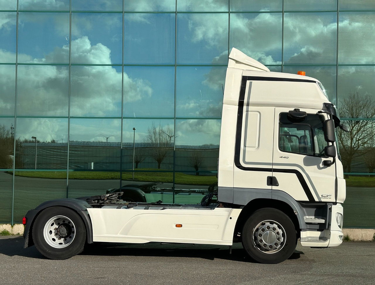 DAF CF 440 FT Space CAB 2x Tanks 766.000 KM TOP Condition NL Truck 2 Similar Pie - Tractor unit: picture 5 DAF CF 440 FT Space CAB 2x Tanks 766.000 KM TOP Condition NL Truck 2 Similar Pie - Tractor unit: picture 5