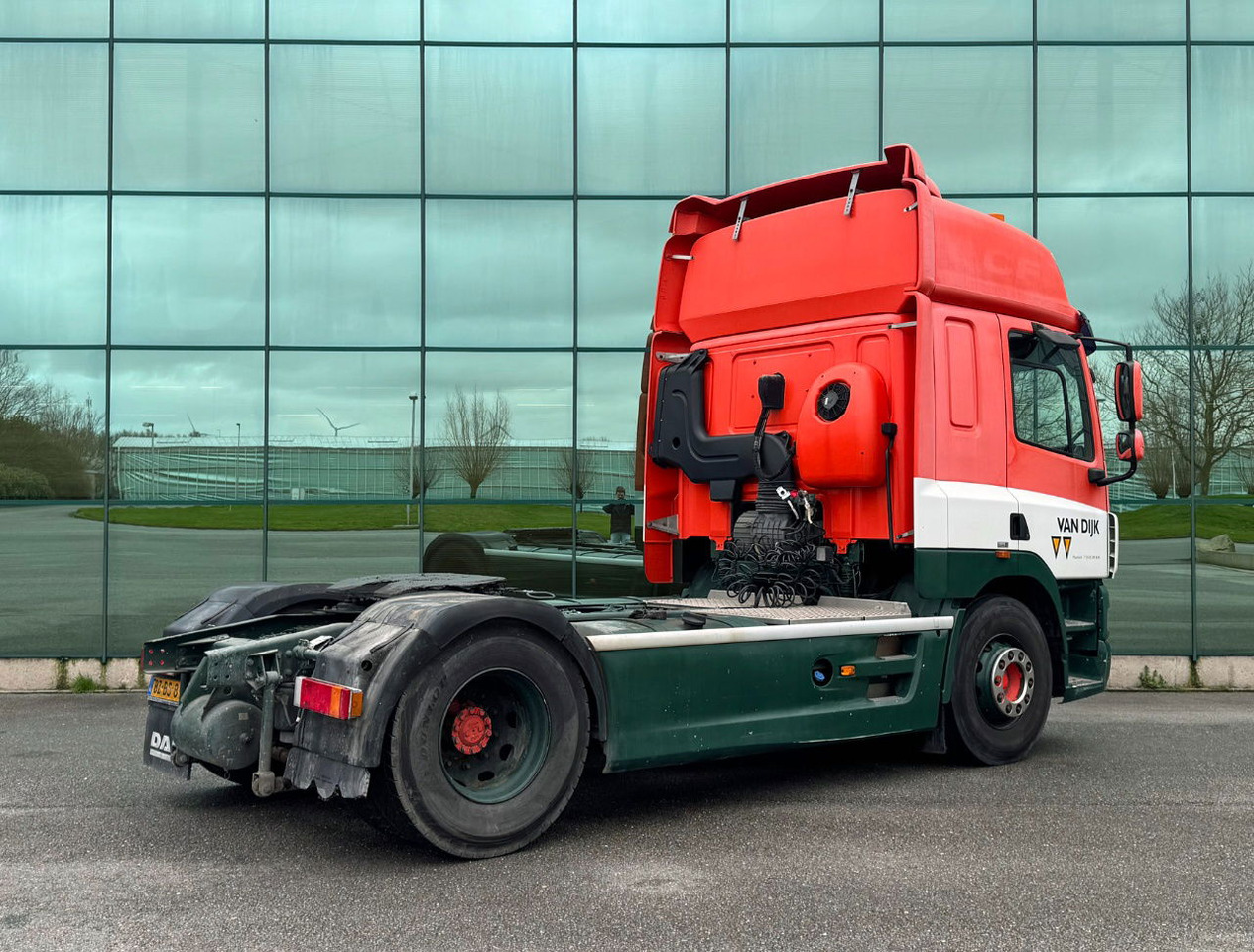 DAF CF 85.460 Only 229.800 KM Retarder - Intarder 2x Tanks Tires 90 NL Truck - Tractor unit: picture 4 DAF CF 85.460 Only 229.800 KM Retarder - Intarder 2x Tanks Tires 90 NL Truck - Tractor unit: picture 4