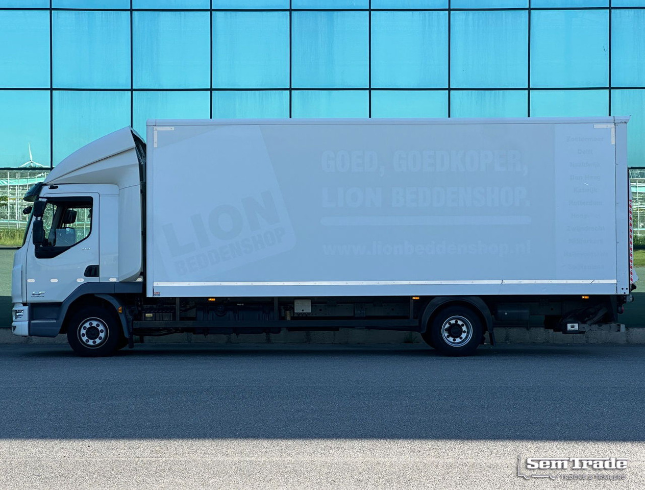 DAF LF 210 Euro 6 Only 71.500 KM Airco Tail Lift NEW Condition - Tractor unit: picture 2 DAF LF 210 Euro 6 Only 71.500 KM Airco Tail Lift NEW Condition - Tractor unit: picture 2