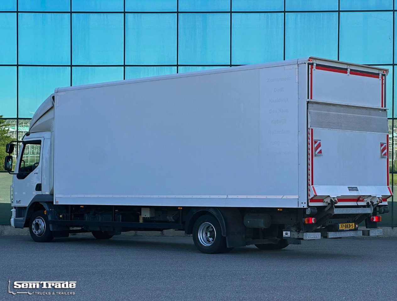DAF LF 210 Euro 6 Only 71.500 KM Airco Tail Lift NEW Condition - Tractor unit: picture 3 DAF LF 210 Euro 6 Only 71.500 KM Airco Tail Lift NEW Condition - Tractor unit: picture 3