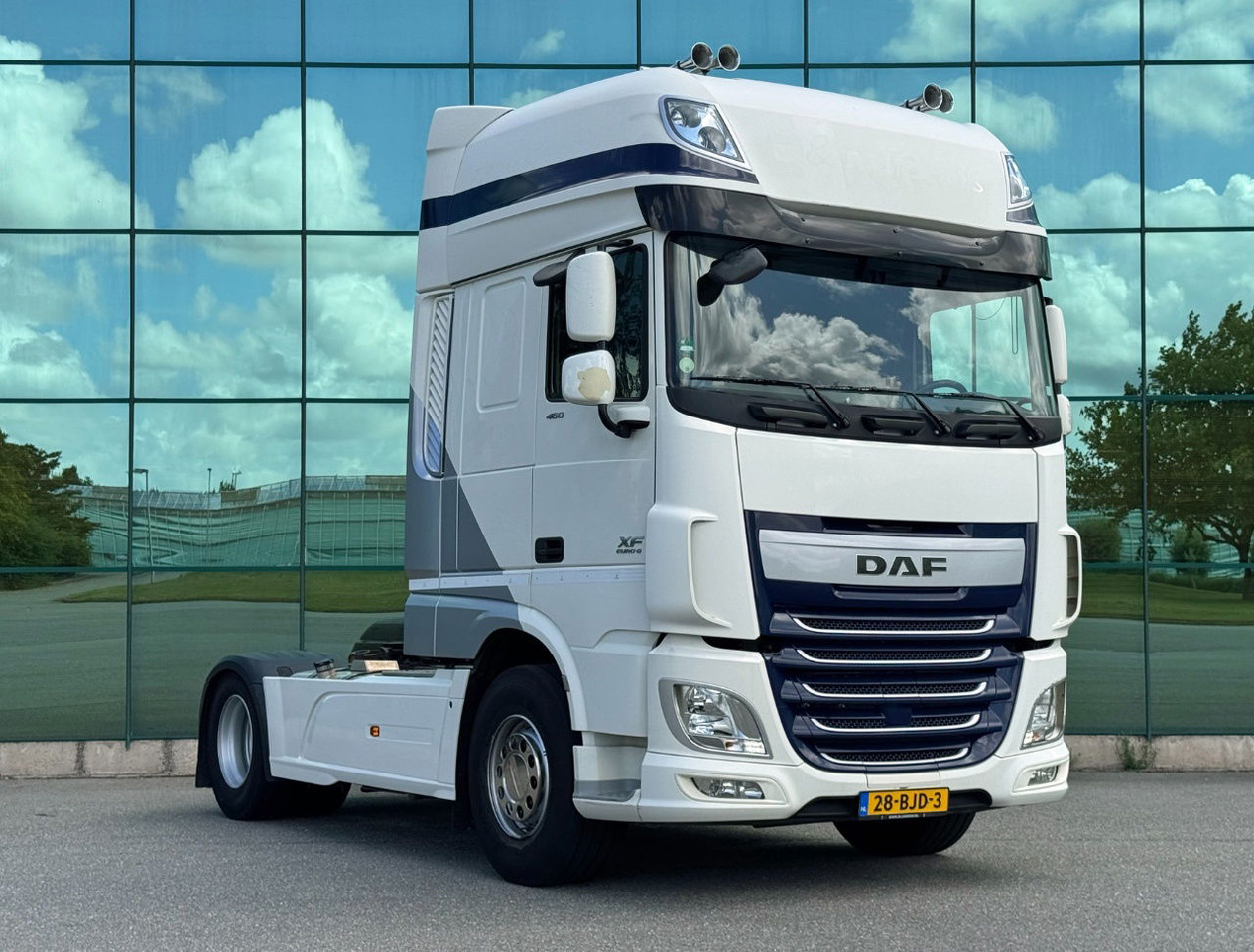 DAF XF 460 FT SSC 2x Tanks 685.000 KM Super Condition NL Truck 3 Pieces IN Stock - Tractor unit: picture 5 DAF XF 460 FT SSC 2x Tanks 685.000 KM Super Condition NL Truck 3 Pieces IN Stock - Tractor unit: picture 5