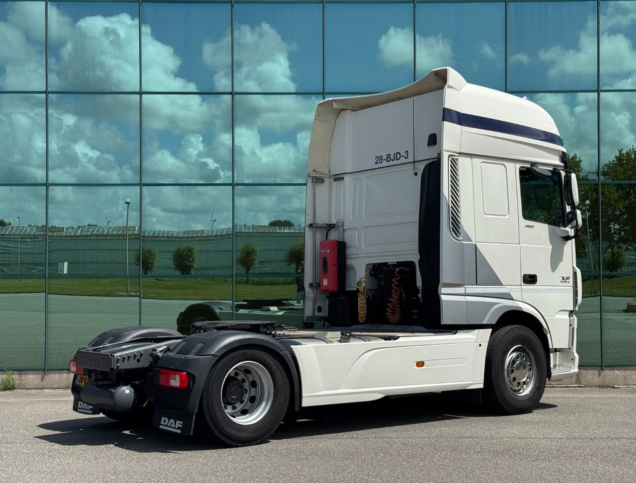 DAF XF 460 FT SSC 2x Tanks 685.000 KM Super Condition NL Truck 3 Pieces IN Stock - Tractor unit: picture 4 DAF XF 460 FT SSC 2x Tanks 685.000 KM Super Condition NL Truck 3 Pieces IN Stock - Tractor unit: picture 4