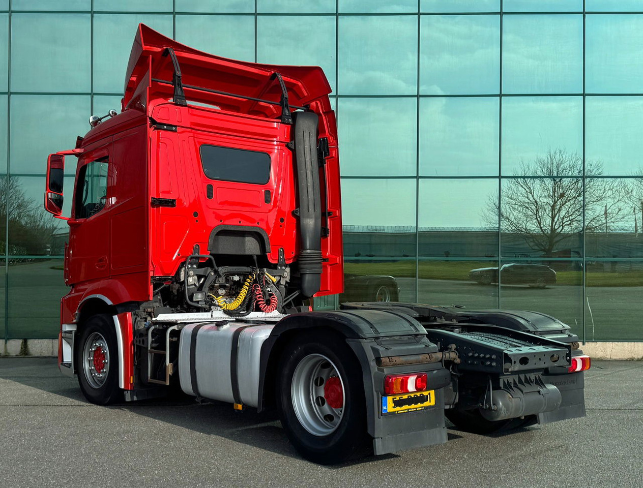 Mercedes-Benz Actros 1842 Full AIR Only 416.000 KM Euro 6 TOP Condition NL Truck - Tractor unit: picture 3 Mercedes-Benz Actros 1842 Full AIR Only 416.000 KM Euro 6 TOP Condition NL Truck - Tractor unit: picture 3